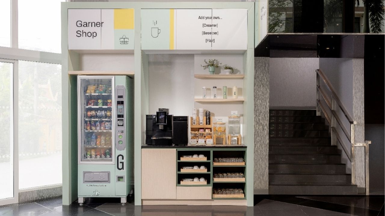 24/7 Garner Shop offering snacks and beverages in the hotel lobby.