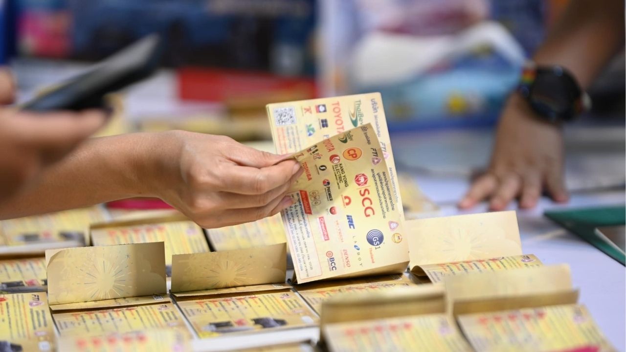 Raffle draw at the fair