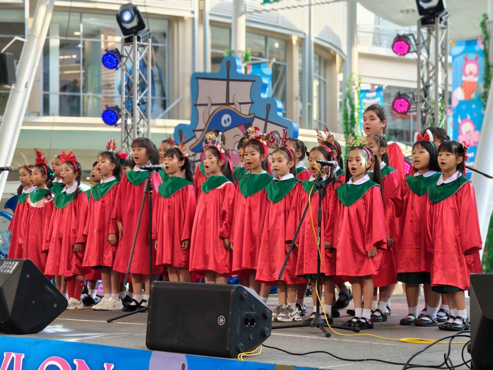 Christmas Carol at Jungceylon Phuket