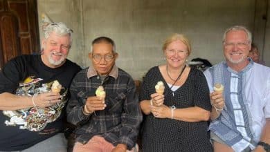 Foreign trio returns to Thailand to reunite with childhood driver after five decades | Thaiger