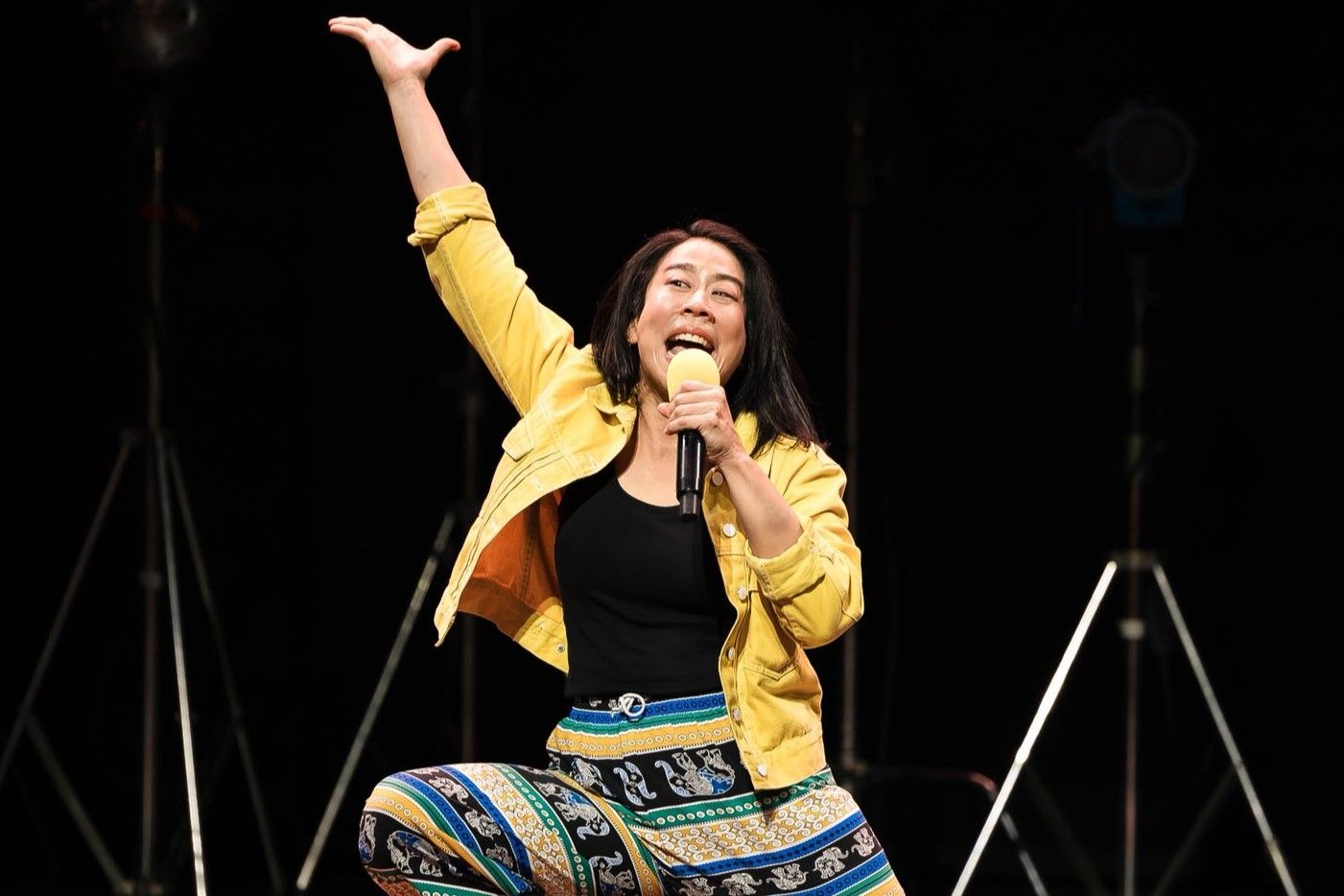 Kittiporn Rodvanich, known as Mo, discussing the unique aspects of Thai stand-up comedy.