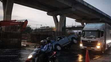Rama 2 Road collapse overturns pickup truck in Bangkok | Thaiger