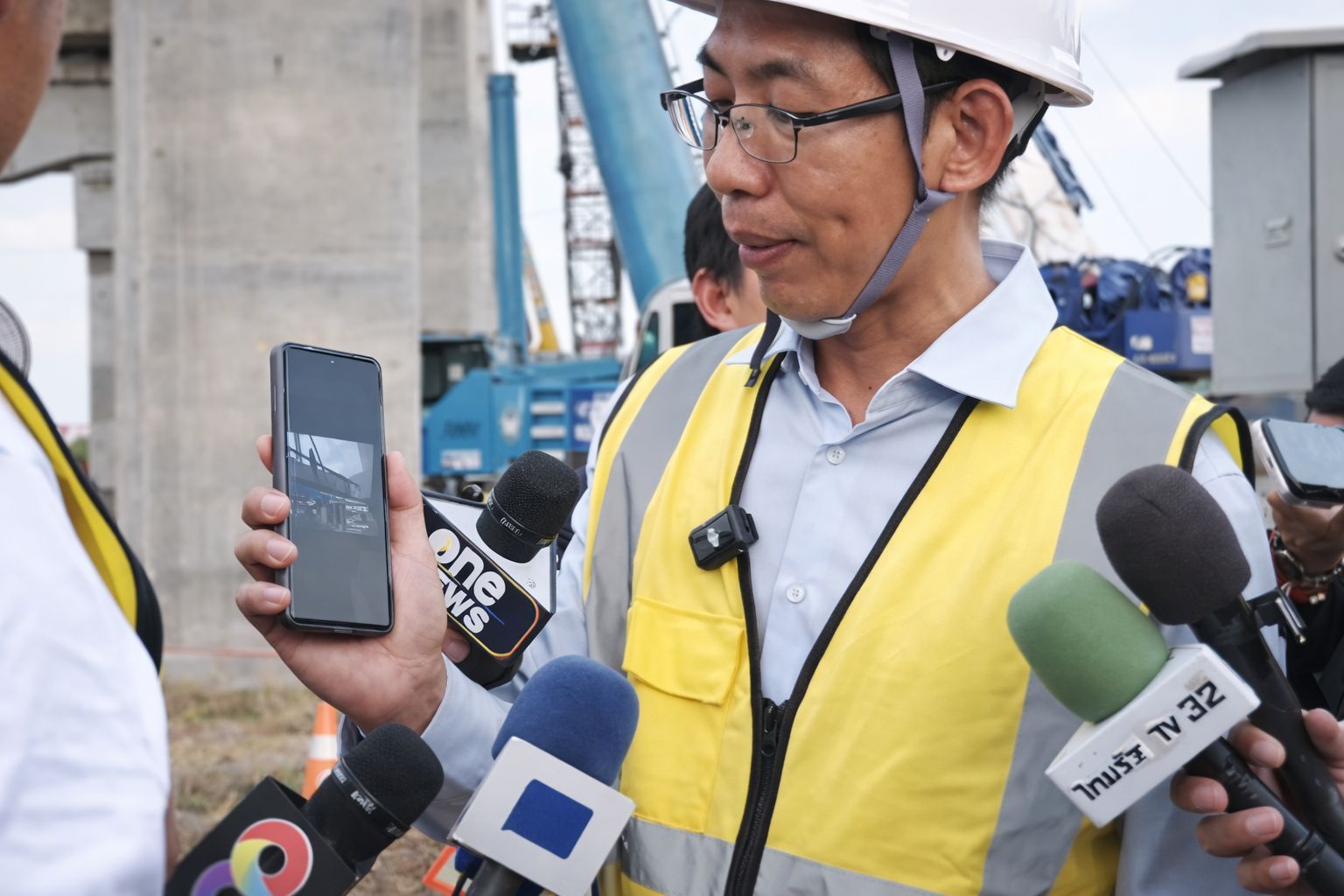 Engineers find the irregularities after crane collapse onto train | News by Thaiger