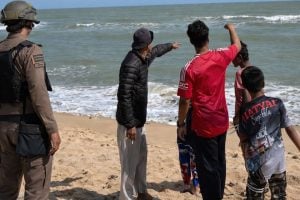 Two young men drown after being swept out to sea at Laem Pho Beach | Thaiger