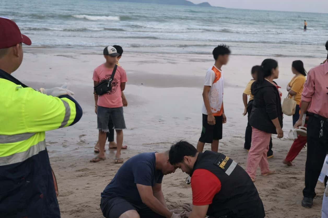 Two young men drown after being swept out to sea at Laem Pho Beach | News by Thaiger