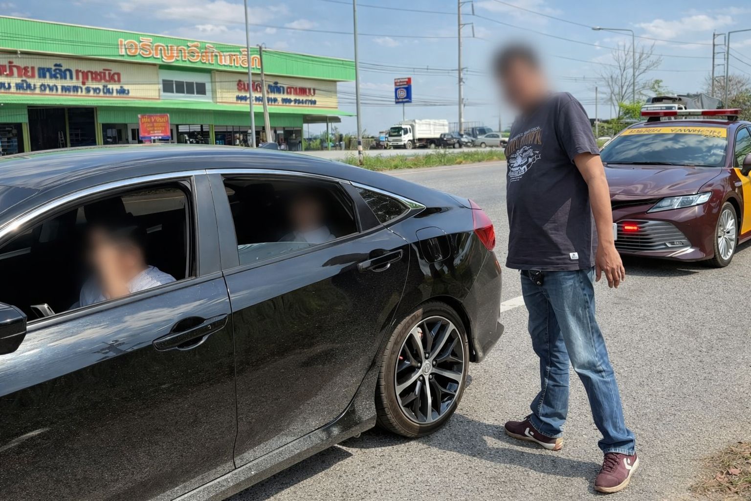 Highway police arrest smuggling gang using families as cover | Thaiger