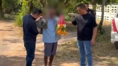 Meth dealer disguised as garland seller arrested in Roi Et | Thaiger