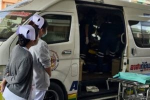 Woman delivers healthy baby in rescue van in Samut Prakan | Thaiger