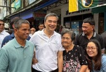 Abhisit campaigns in Nakhon Si Thammarat with policy pitch | Thaiger