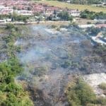 Smoke covers Pattaya as suspected arson fire scorches grassland | Thaiger