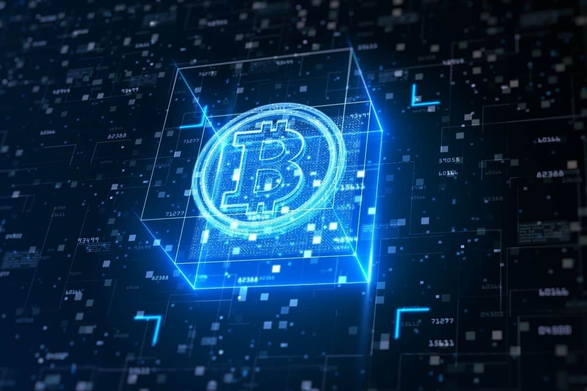 How to combine stocks and crypto in 2026 investment strategies | News by Thaiger