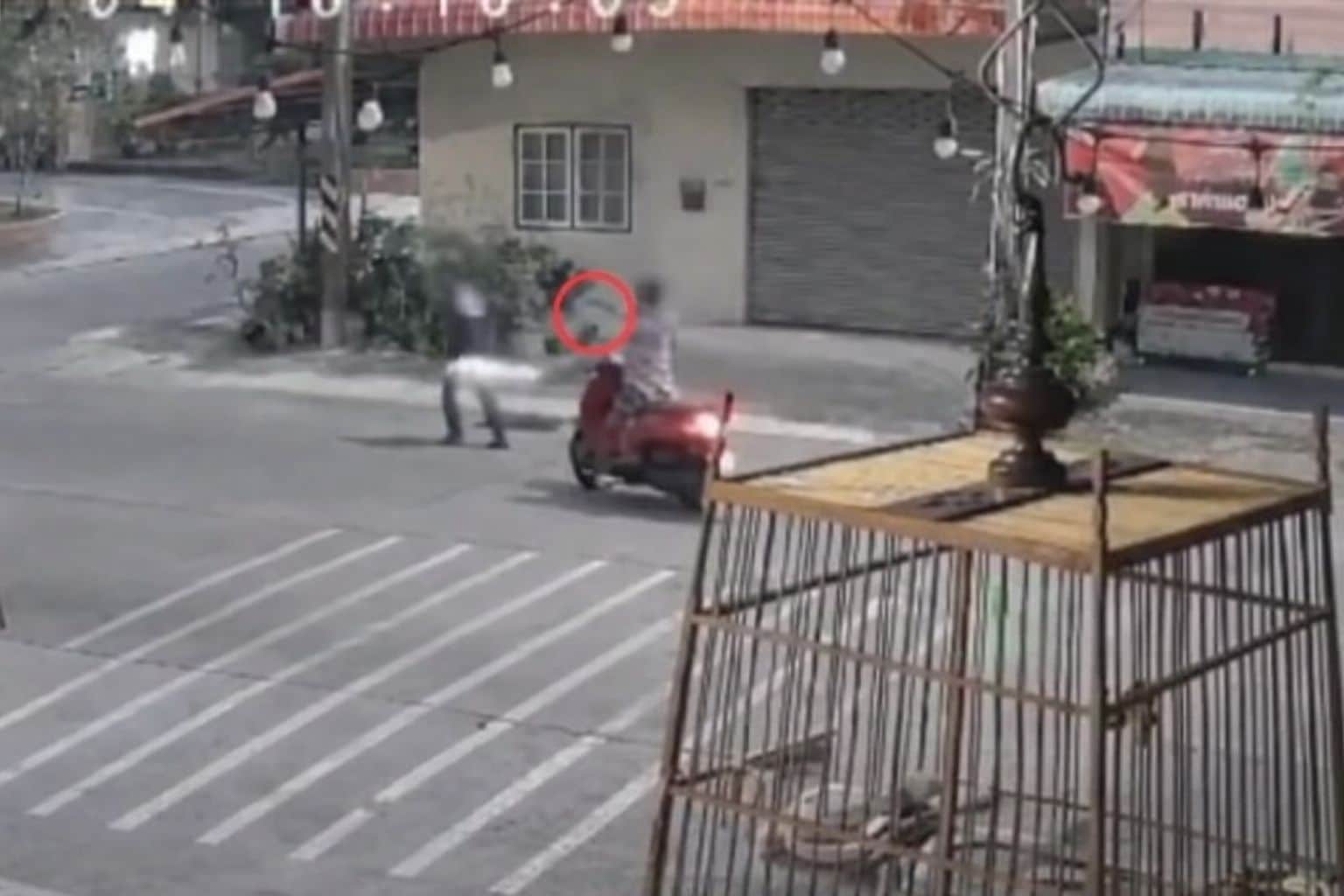 Gunman surrenders after shooting teen in street dispute | Thaiger