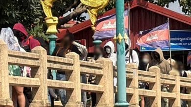 Cambodia allows 162 Thais to return, 6 wanted by police | Thaiger