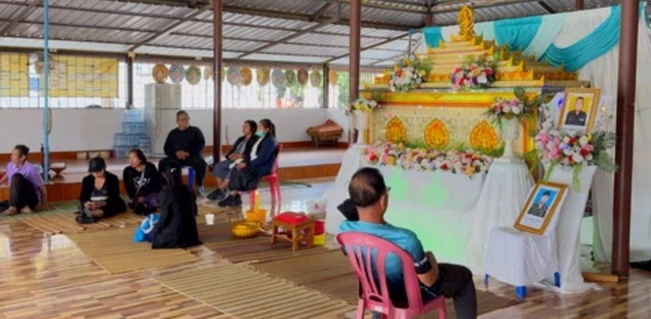 Ex-police officer kills border soldier