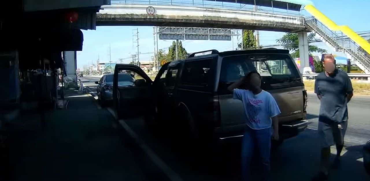 Police crashes car into foreigner's vehicle and obstructs investigation