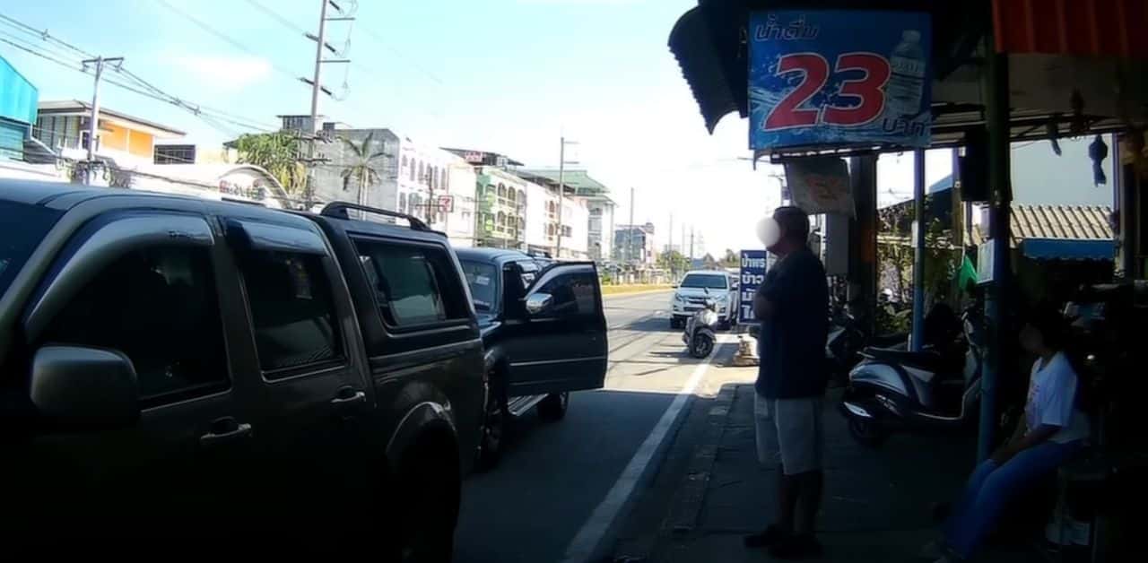 Chon Buri traffic cop confronts with fellow officer after crash