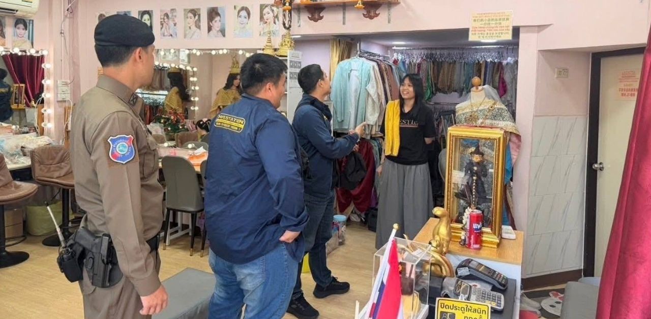 Photographers at Wat Arun Bangkok