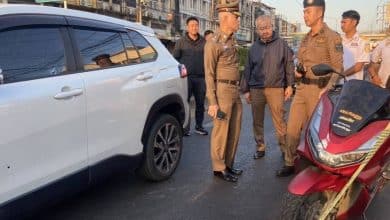 Rival students open fire on Bangkok road, injuring 2 teens and innocent woman | Thaiger