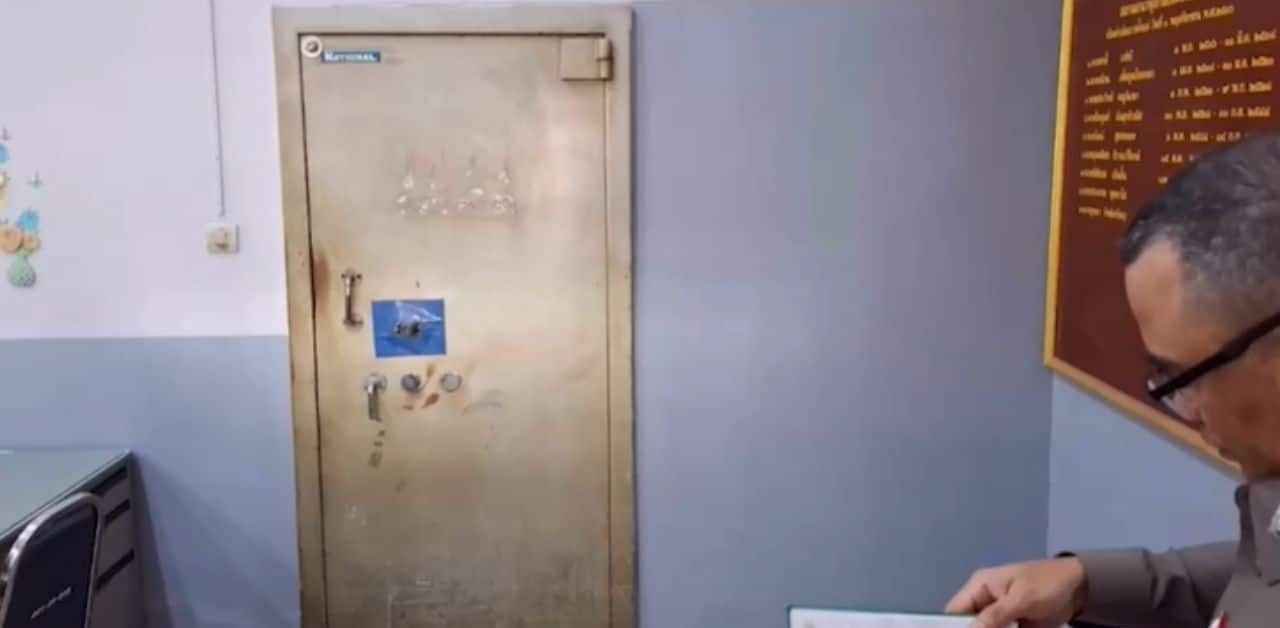 Pawnshop officer steals gold in Trang