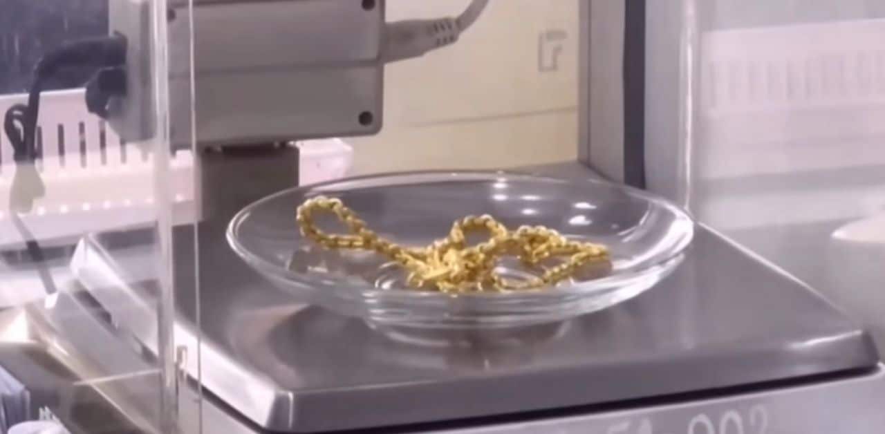 Gold theft at Trang pawnshop