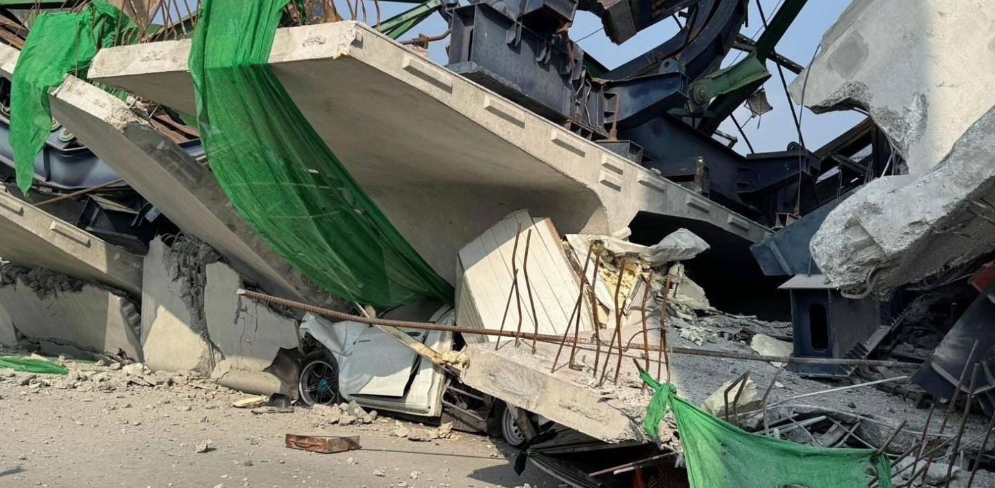 Two killed in Rama II crane collapse