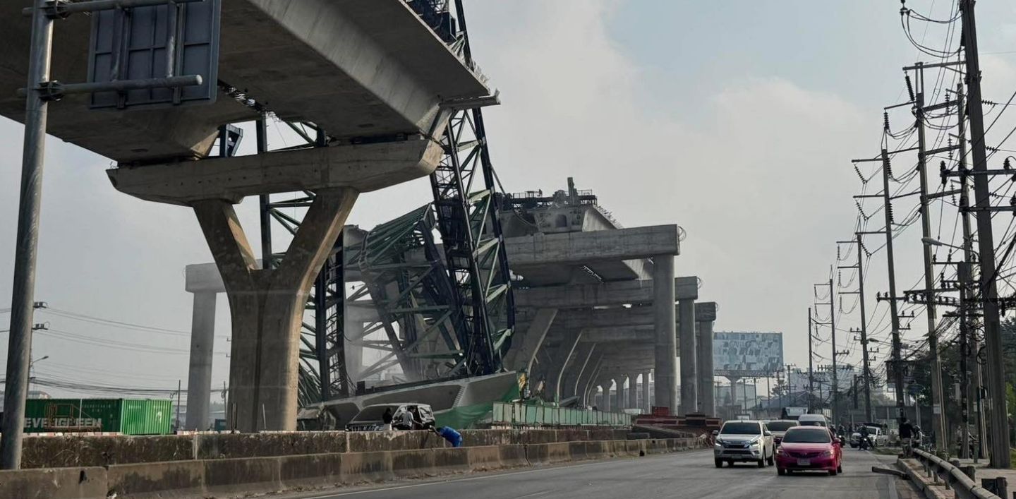 Crane collapse Rama II Road