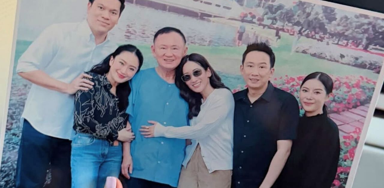 Thaksin family visit in prison