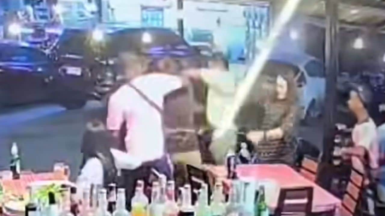 Thai food vendor attacked by three foreigners