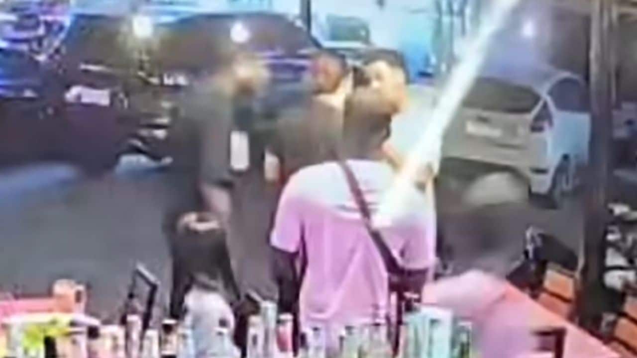 Phuket vendor attacked by 3 Frenchmen