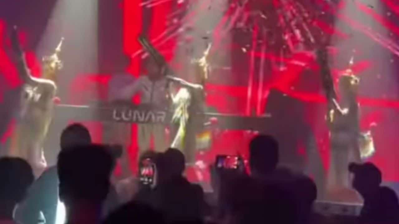 Nora dance in nightclub sparks online drama