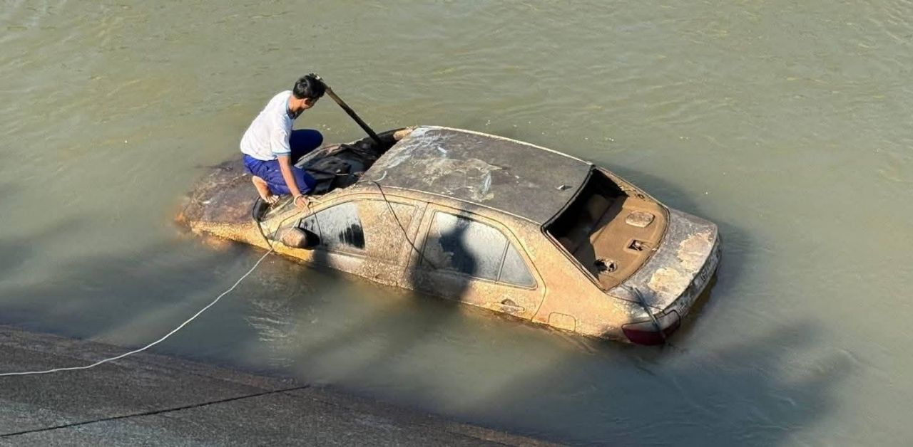 Car and skeleton recovered from canal, linked to missing Thai man | Thaiger