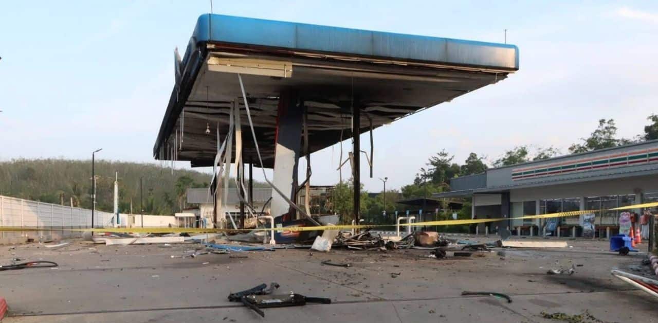 Narathiwat imposes curfew after attacks at 11 petrol stations in Deep South | Thaiger