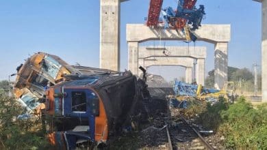 At least 4 killed after crane collapses onto train in Nakhon Ratchasima | Thaiger