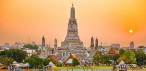Wat Arun issues apology, tightens rules for photographers after complaints | Thaiger