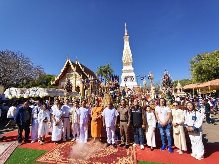 Annual Wat Phra That Phanom festival unites Thai and Lao devotees | News by Thaiger