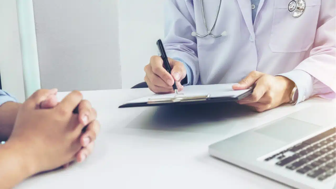 Practical healthcare tips for digital nomads