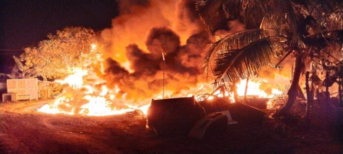 Fire destroys secondhand shop, vehicles damaged, police investigate | Thaiger