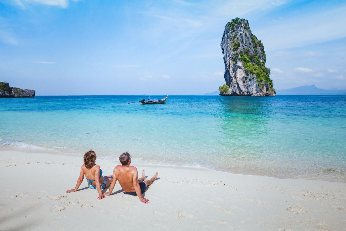 Thailand expats at a beach