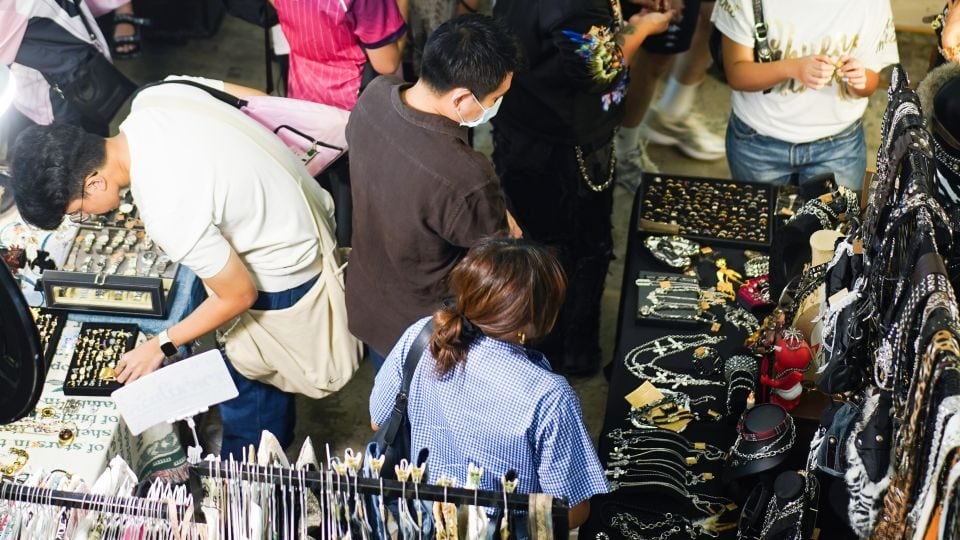 INTERSECT SCENE 02 at Slowcombo Bangkok