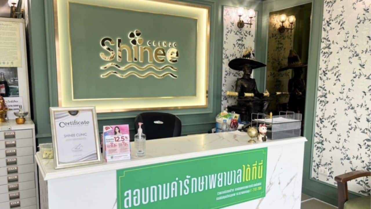 Shinee Clinic is known for facial contouring and cosmetic surgery in Bangkok's Nonthaburi area.