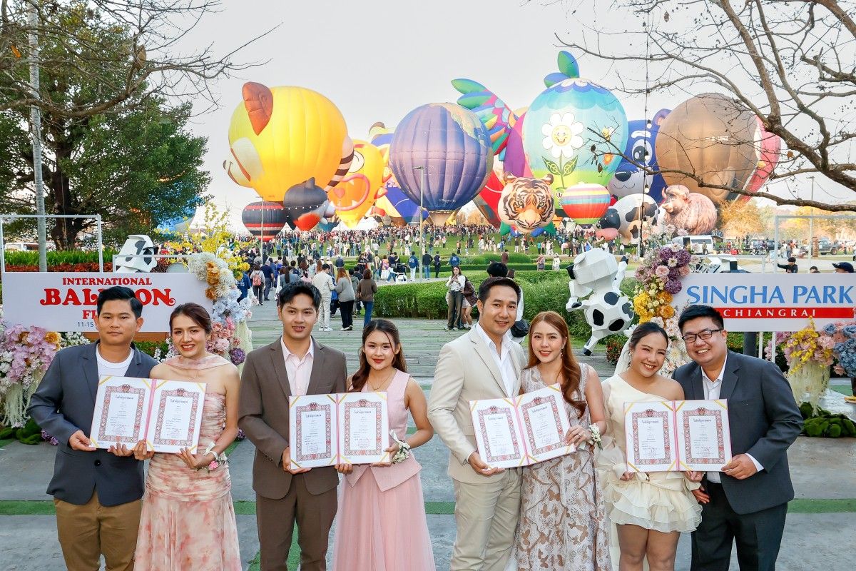 Valentine’s vows take to the skies for 14 couples at Singha Park’s Balloon Fiesta 2026 | News by Thaiger