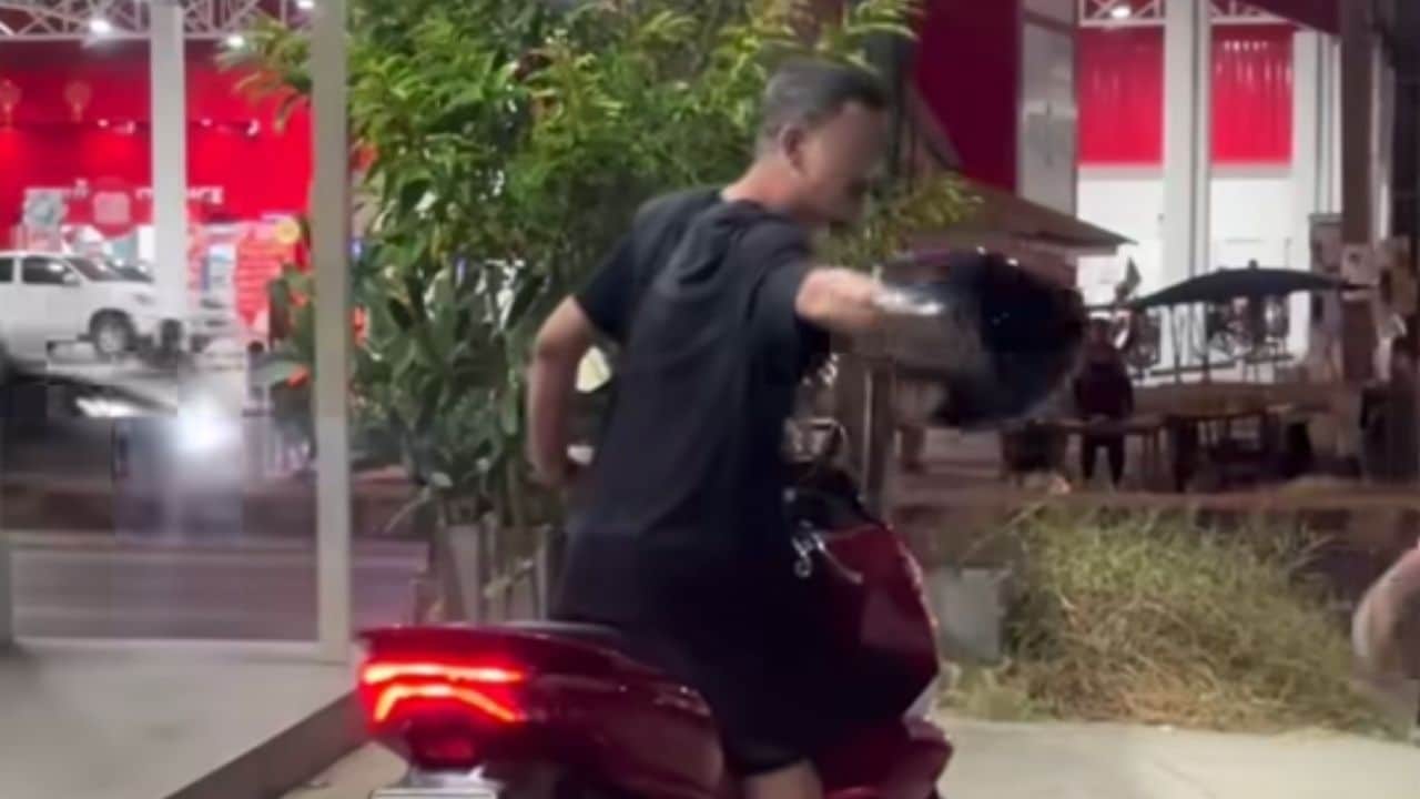 Foreign motorcyclist threatened young student