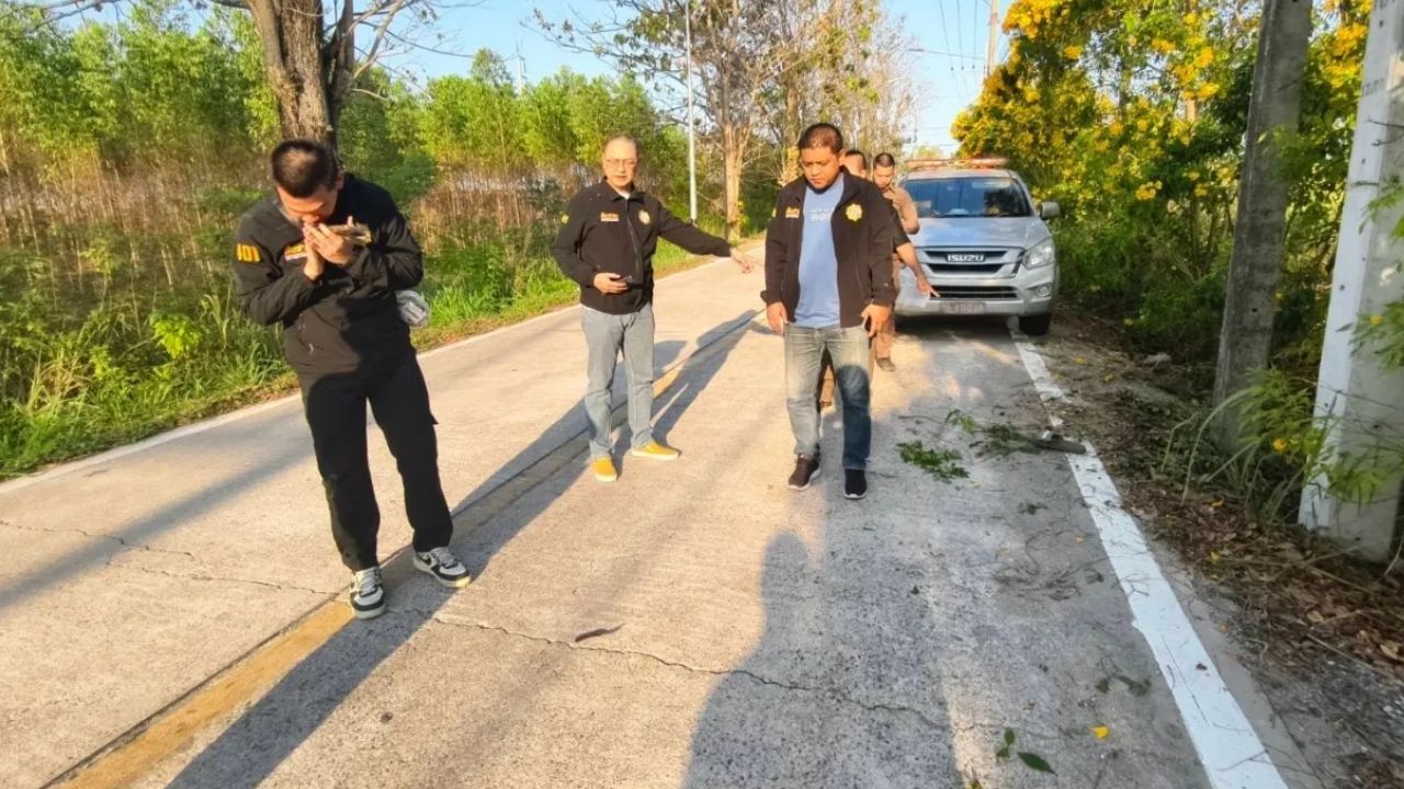 Hitchhiker slashes vocational student and steals victim's motorcycle