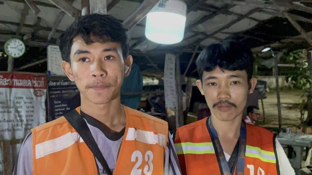 Thai taxi rider witnessed man clinging on car bonnet in Pattaya