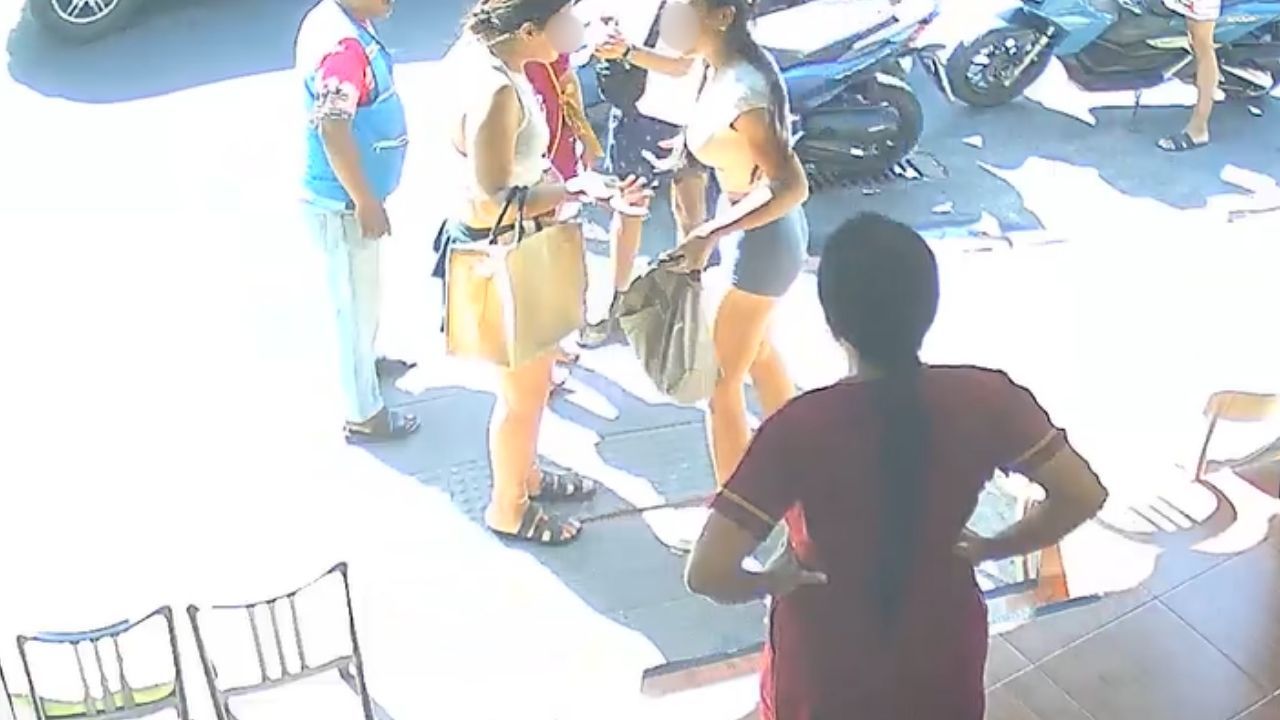 Foreigners accused of staging theft to scam Thai woman