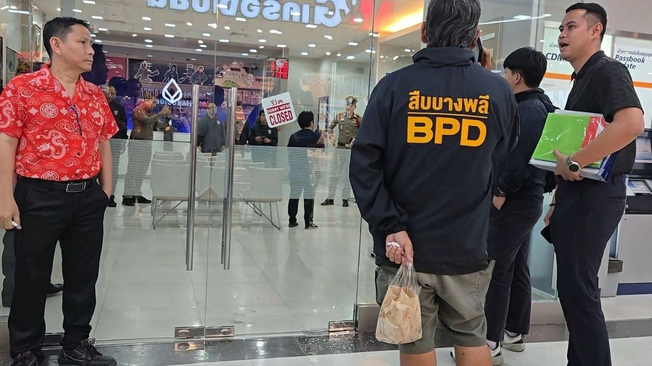 Staff fight back and stop bank robbery