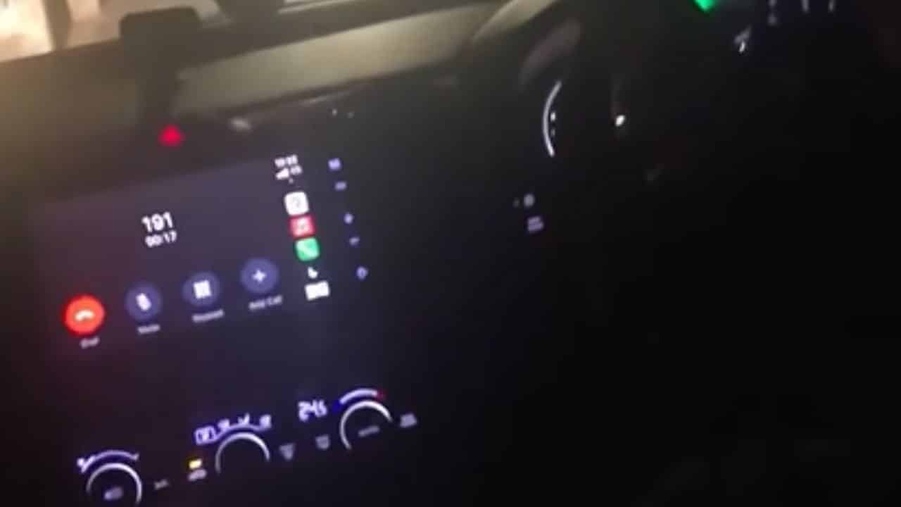 Phone charger argument leads to fight between taxi driver and passenger