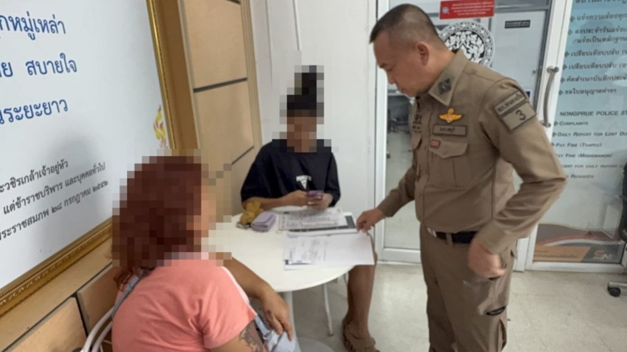 Chon Buri university refuses to give Thai-African graduate certificate