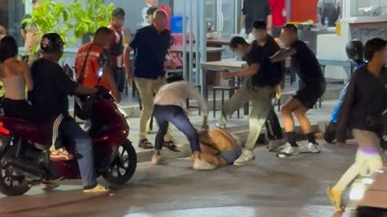 Man in underwear attacked by group in Pattaya