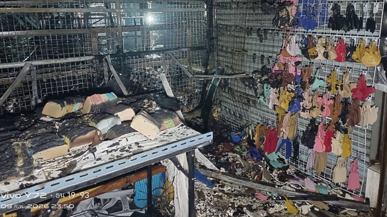 Chatuchak weekend market damaged in fire